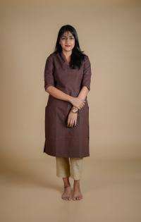 Kēmi Womens Cotton V-Neck Band Kurta with 3/4 Sleeve - Bitter Chocolate