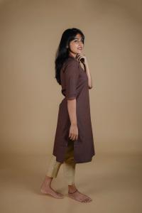 Kēmi Womens Cotton V-Neck Band Kurta with 3/4 Sleeve - Bitter Chocolate
