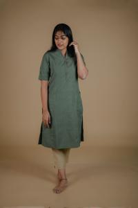 Kēmi Womens Cotton V-Neck Band Collar Kurta with 1/2 Sleeve - Duck Green