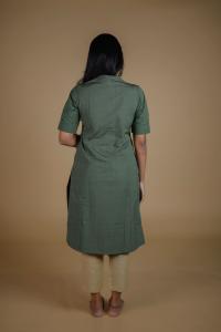 Kēmi Womens Cotton V-Neck Band Collar Kurta with 1/2 Sleeve - Duck Green