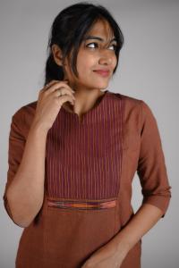 Kēmi Womens Cotton V-Notch Round Neck  Kurta with 3/4 Sleeve - Rustic Brown
