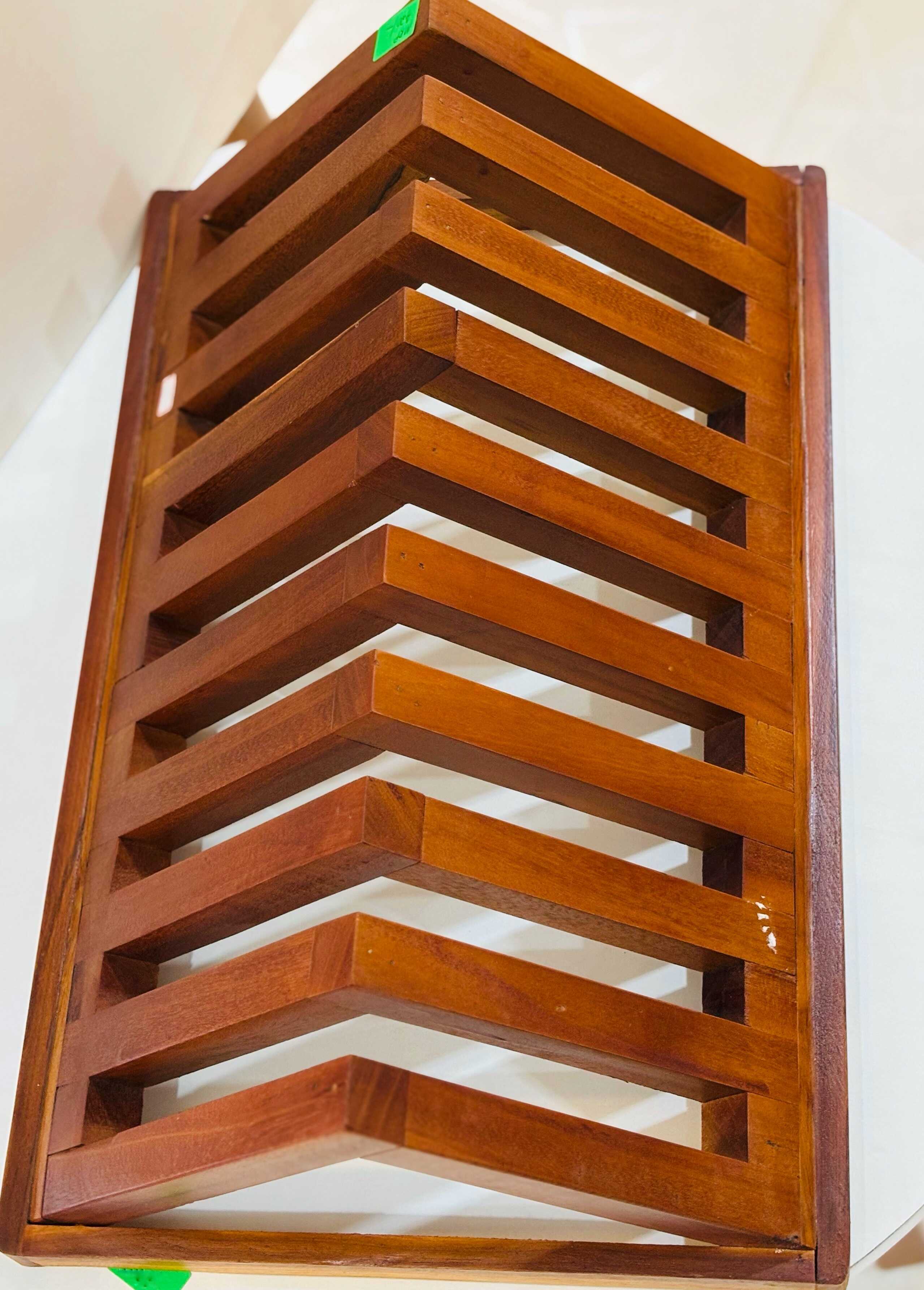 Plate Stand