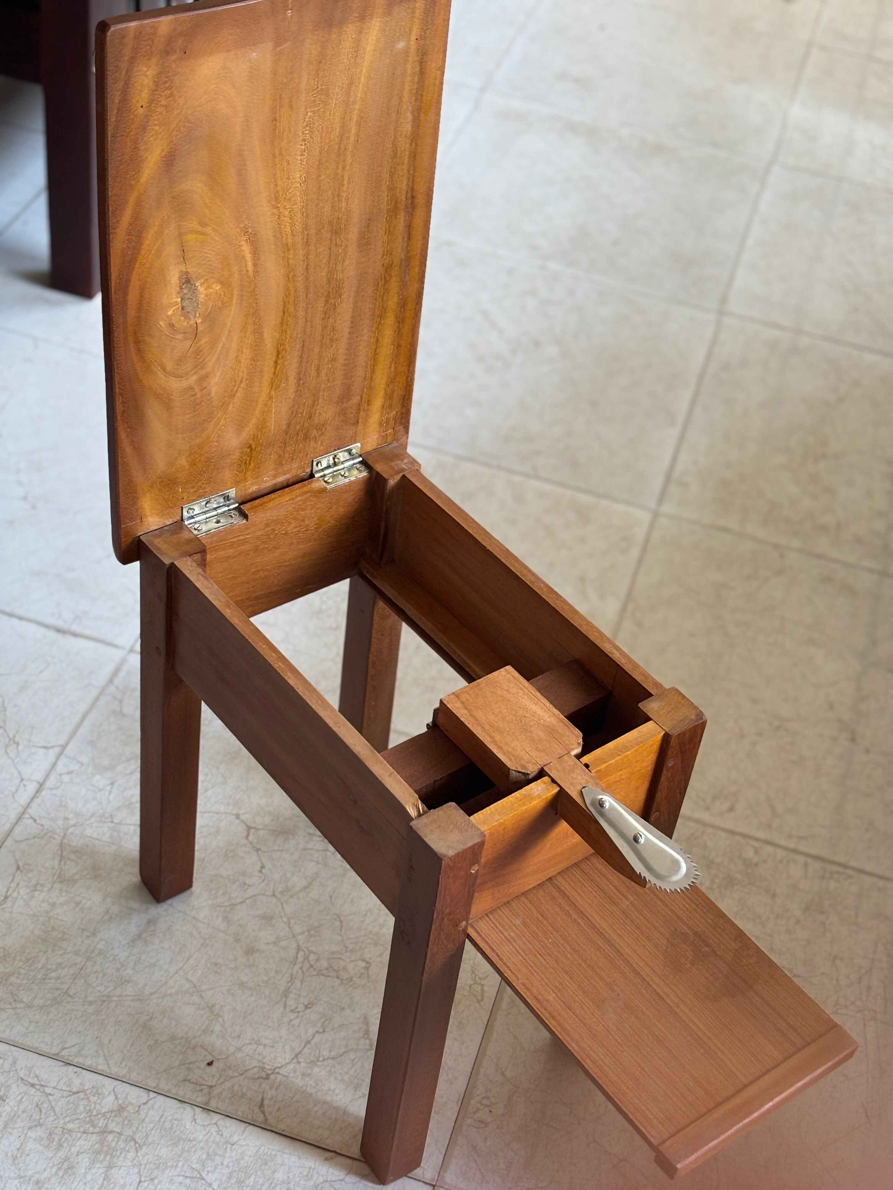 STOOL CUM CHIRAVA