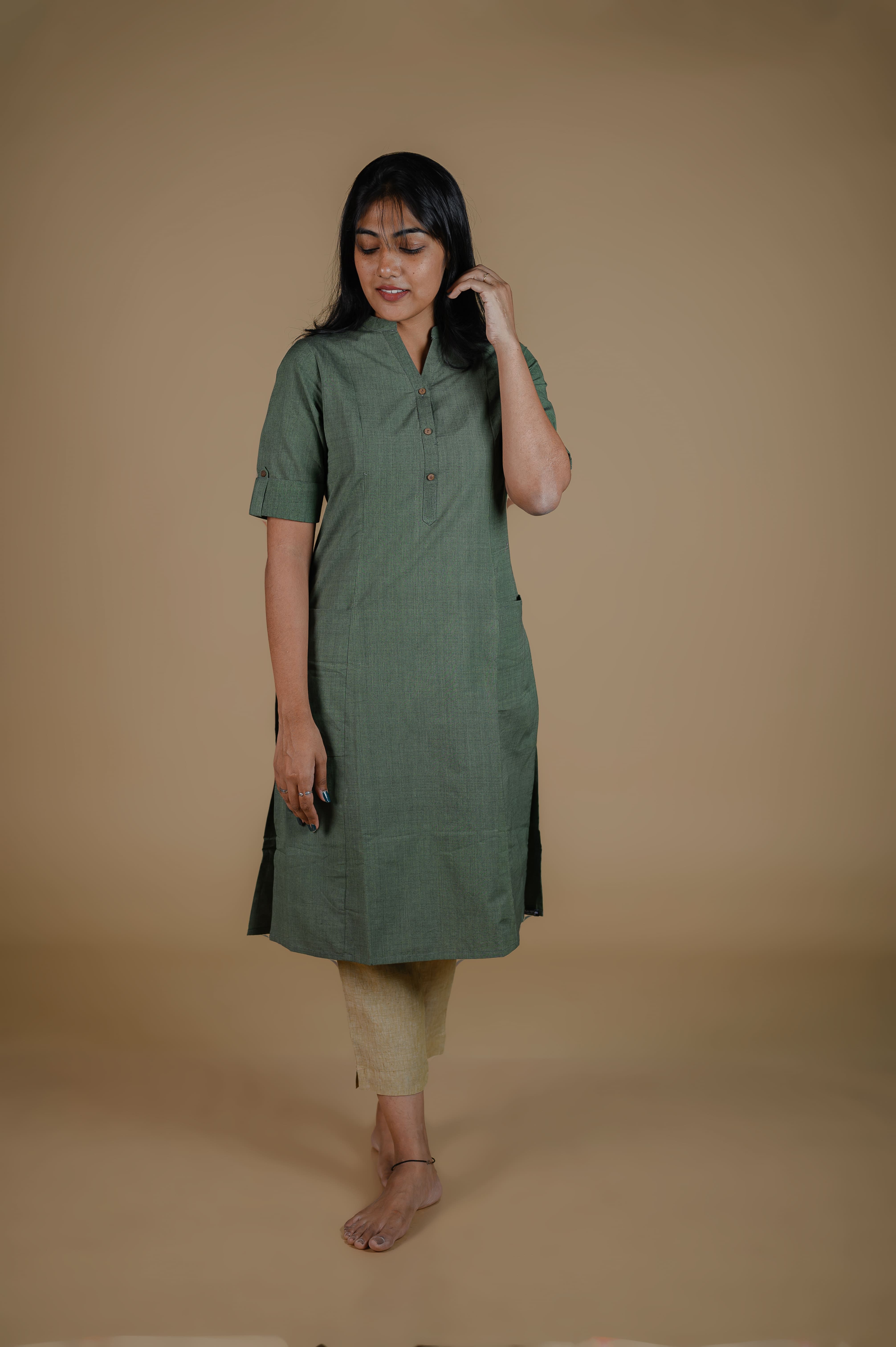 Kēmi Womens Cotton V-Neck Band Collar Kurta with 1/2 Sleeve - Duck Green
