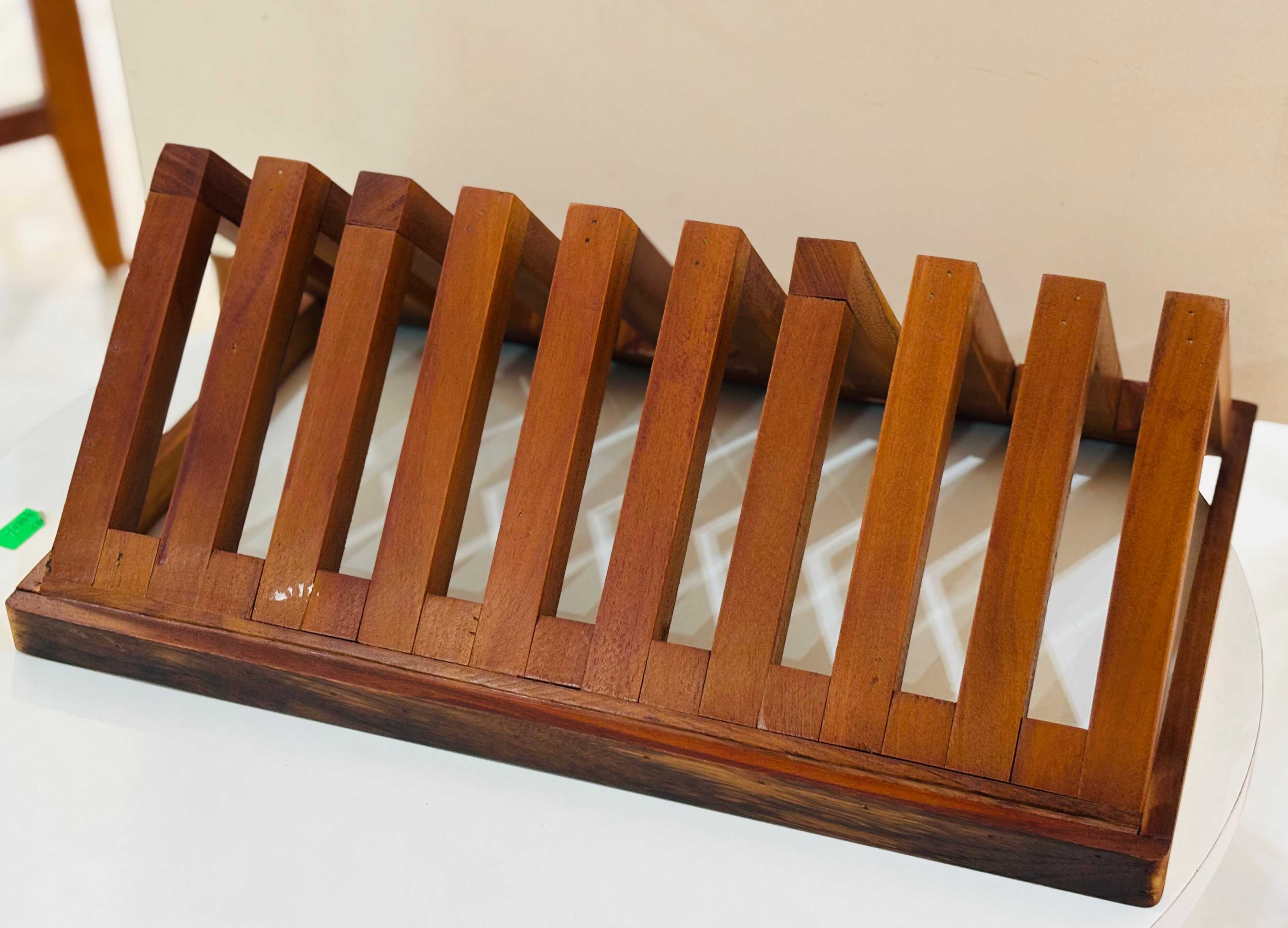 Plate Stand